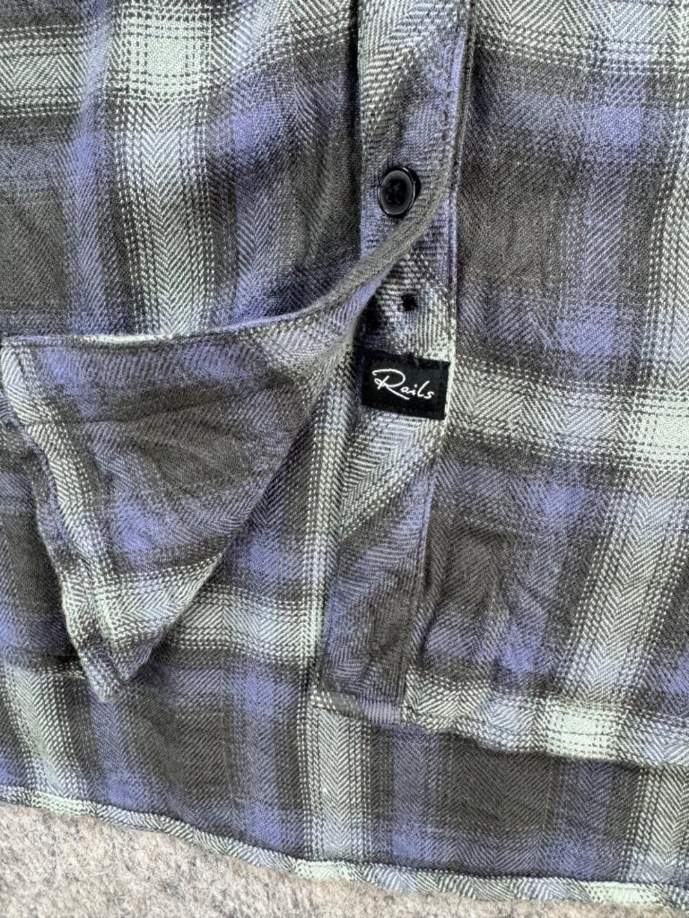 Rails Hunter Plaid Button Up Shirt Sz L Blue Green Rayon Drapey Lightweight - Picture 3 of 9